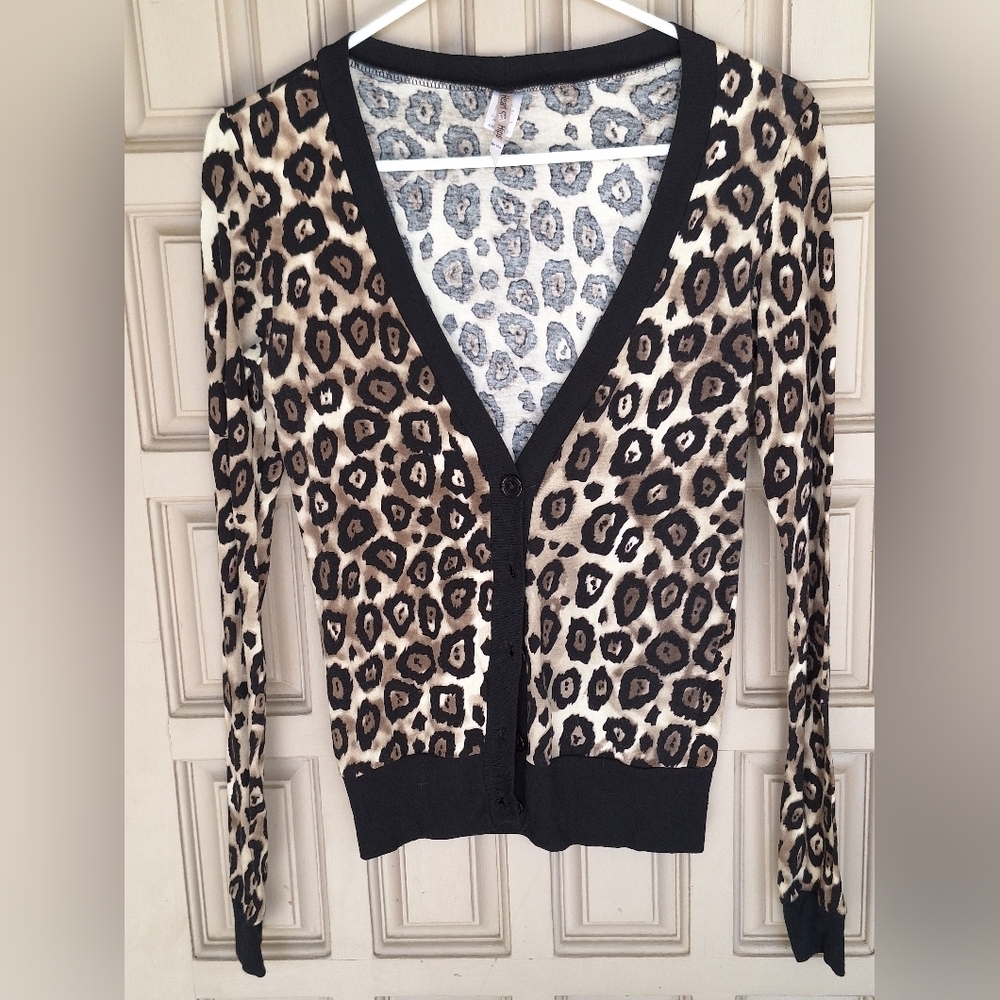 Leopard Cardigan SzS Contrast Trim Cuffs Hem Long Sleeves Lite Weight NWOT